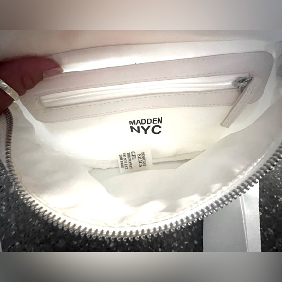 NEW! MADDEN NYC - FANNY PACK CROSSBODY BAG -- BRIGHT WHITE - Picture 6 of 7